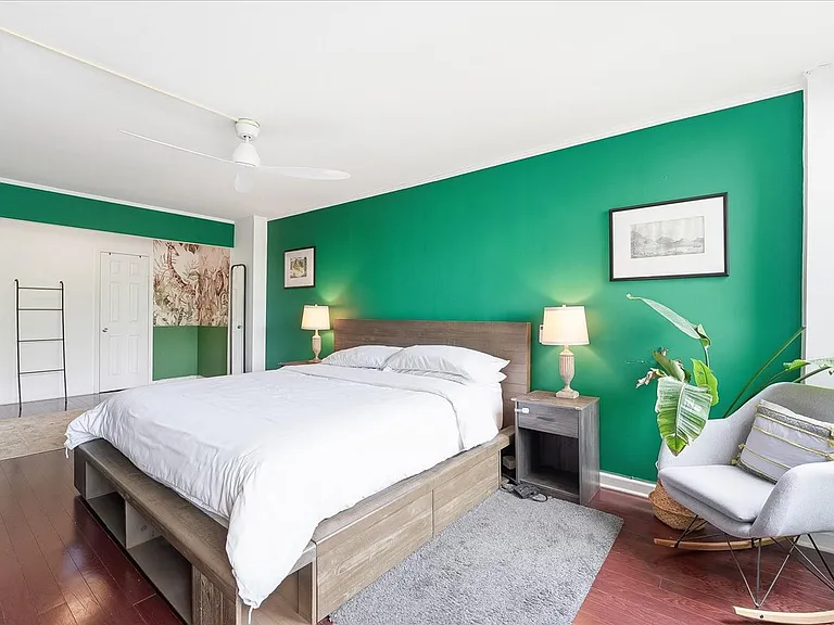 300 Winston Dr #L5 — Photo 10