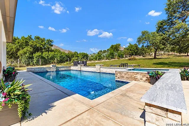 4 bed, 3.0 bath, 2975 sqft, $4,500 — Photo 3