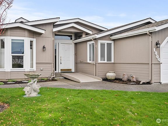 3rd image of 1804 Daylily Lane SE #44