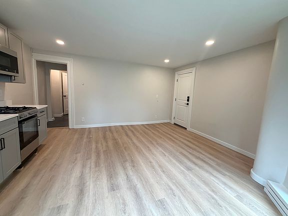 4th image of 117-119 Meigs St #1