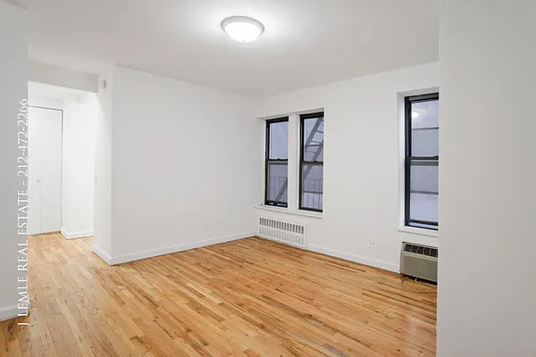 Rented by J. Lemle Real Estate | media 19