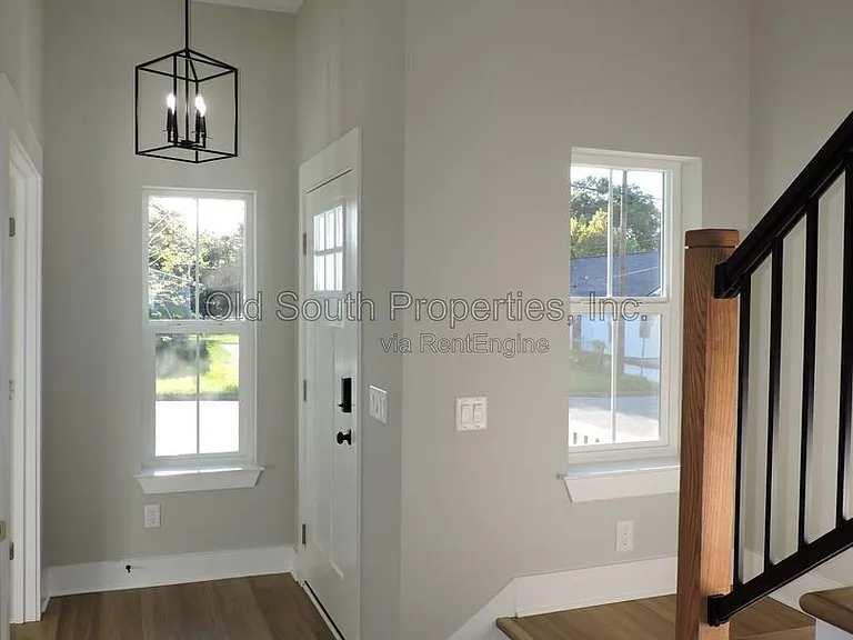 706 N F St #B — Photo 2