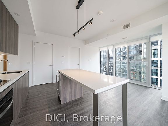 5th image of 8 Gloucester St #3203