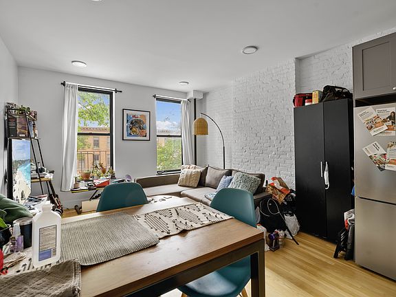 3rd image of 566 Vanderbilt Ave APT 3F