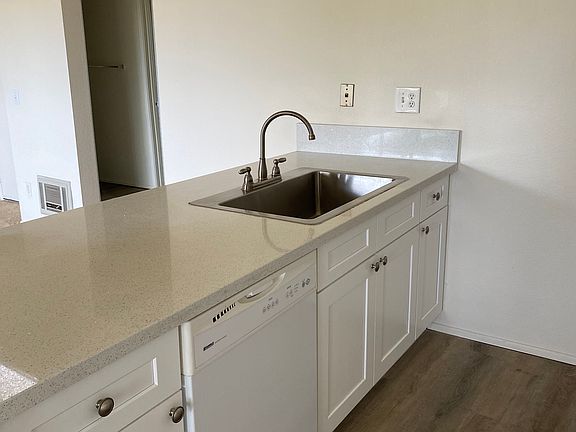 3rd image of 6180 Agee St Unit 162
