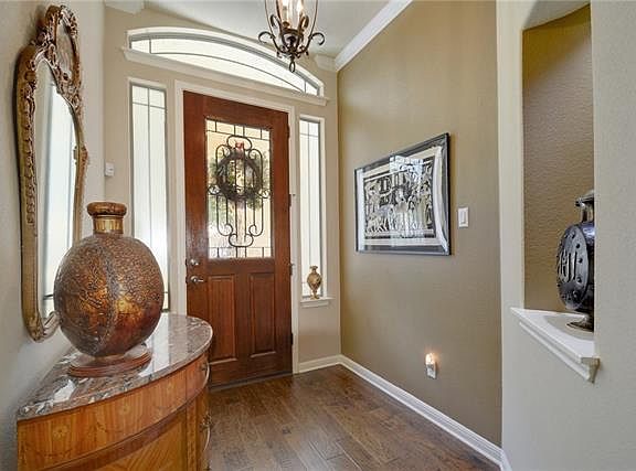 4th image of 2504 Farleigh Ln