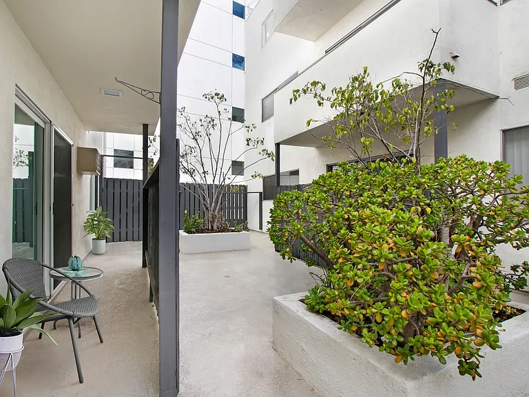 Wellworth Apartments — Photo 9
