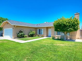 15460 W Monterey Ln, Kerman, CA 93630
