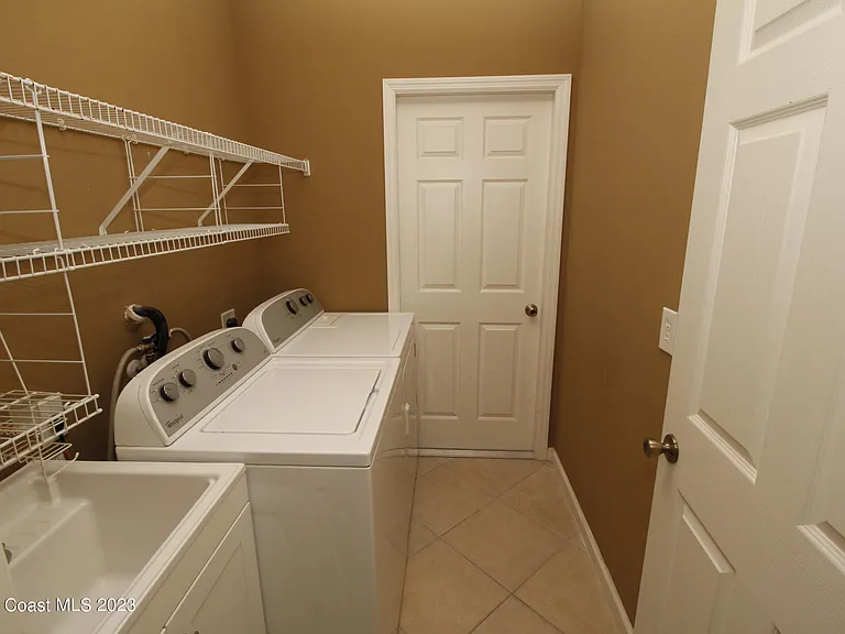 3275 Arden Cir — Photo 8