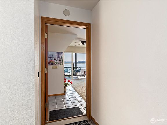 3rd image of 1701 SE 9th Avenue #201