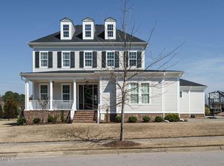 401 Quaker Meadows Ct, Holly Springs, NC 27540