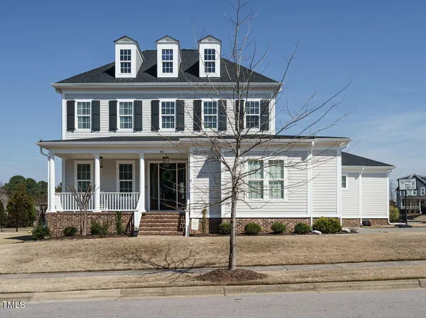 401 Quaker Meadows Ct, Holly Springs, NC 27540