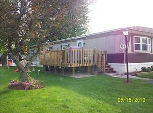 305 Sandybrook Dr, Hamlin, NY 14464