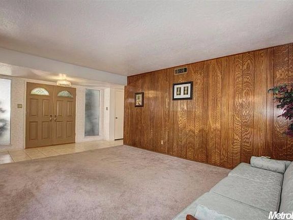 3rd image of 9029 Feather River Way
