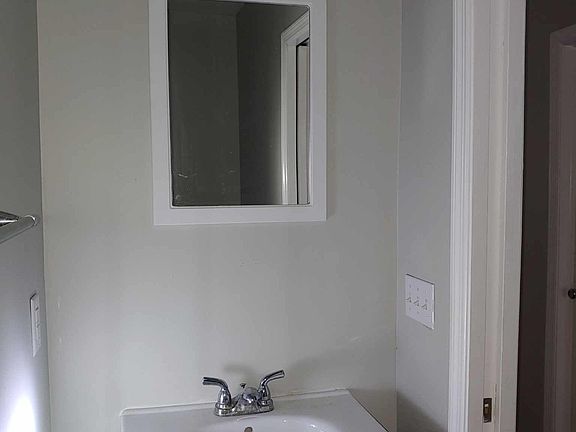 2nd image of 115 Mound St