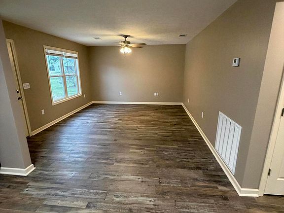 3rd image of 212 9th St