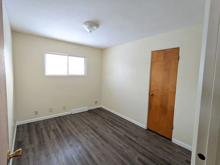 1741 Roberts St — Photo 9
