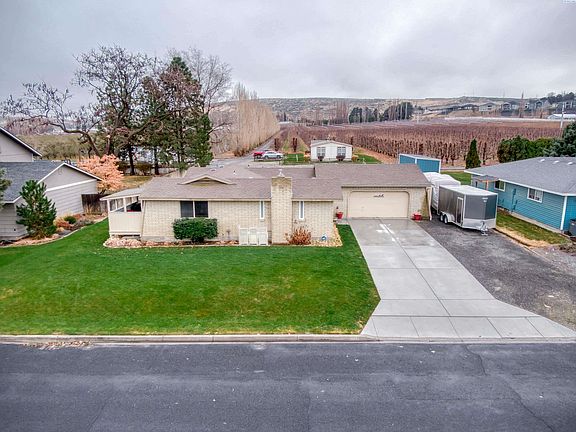 2nd image of 807 W 49th Ave