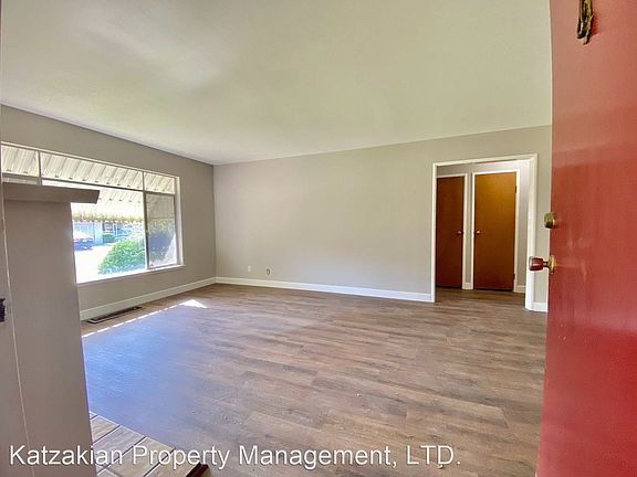 3rd image of 517 Tuolumne Pl