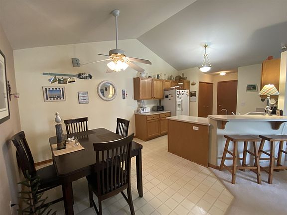 5th image of 1890 Woodview Cir