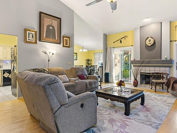 3rd image of 1521 Las Brisas Dr
