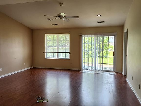 5th image of 8428 Pierce Pl