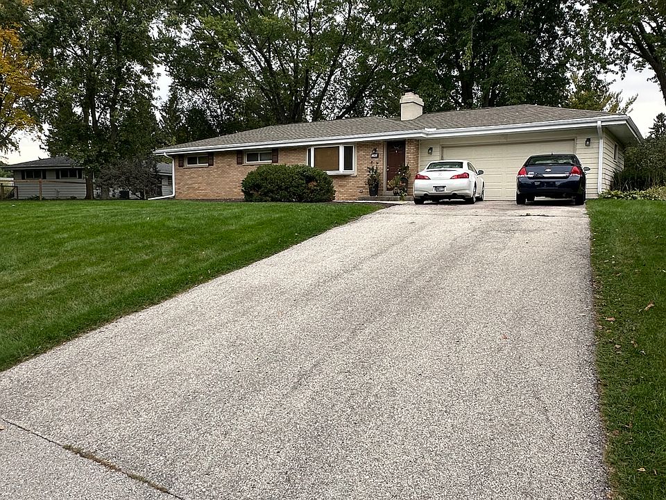 1st image of 21865 Holly Crest Dr