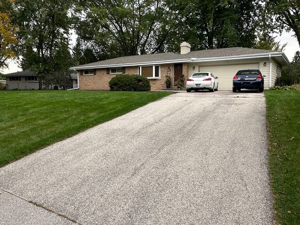 21865 Holly Crest Dr