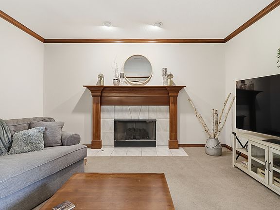 5th image of 1240 Eagle View Ct