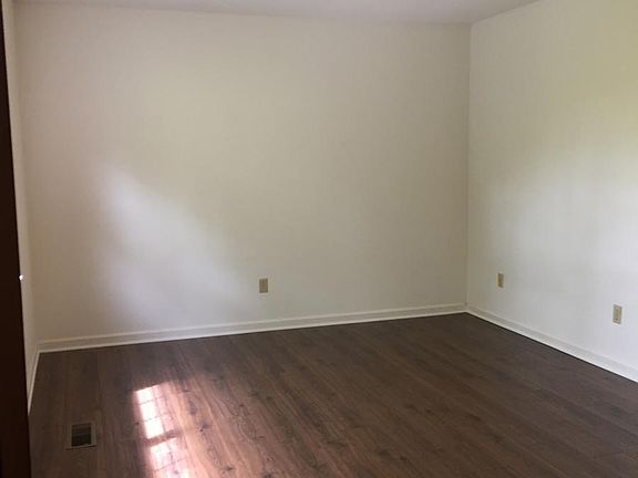 Large Bedroom