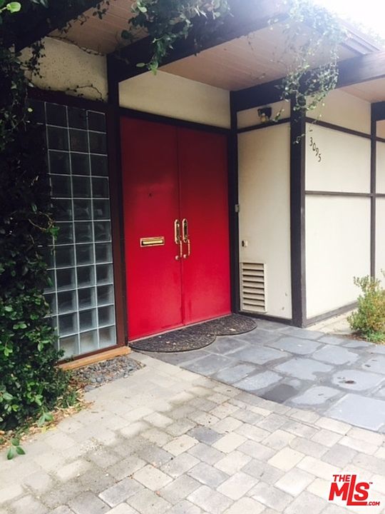 3095 Hollyridge Dr, Los Angeles, CA 90068 | Zillow