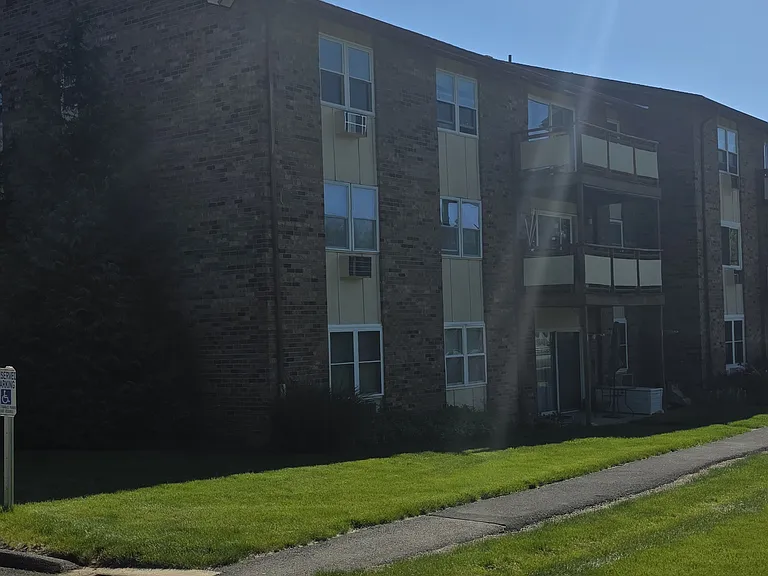 45 Jefferson Rd #3-6 — Photo 1