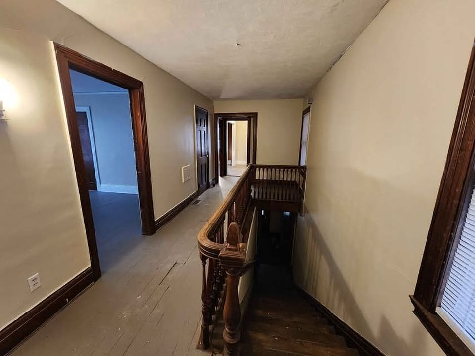 1st image of 809 Walnut St #2