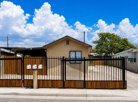1818 Edith Blvd SE, Albuquerque, NM