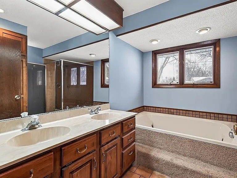 9244 Zinnia Ln N — Photo 14