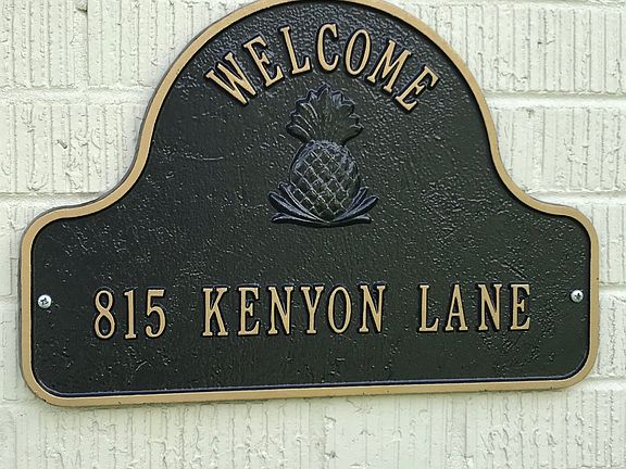 2nd image of 815 Kenyon Ln