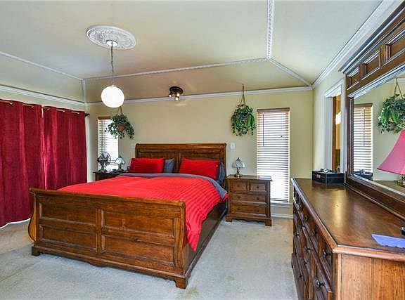 4th image of 1008 Briarcreek Dr