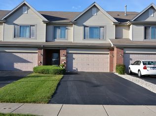 8244 Auburn Ln, Frankfort, IL 60423