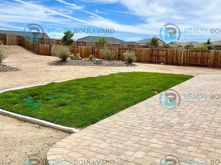 1110 Saffron Woods Way — Photo 32