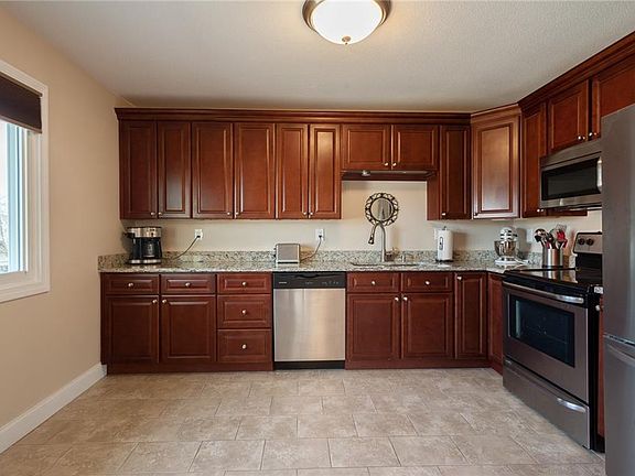 4th image of 683 Orleans Ct #683
