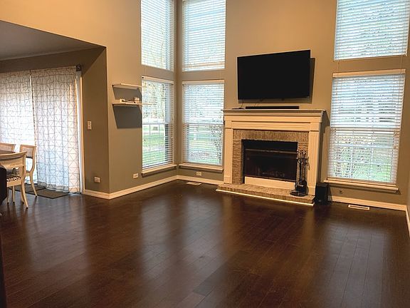 3rd image of 4407 Edinburg Ln