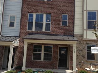 409 Village Commons Ln, Apex, NC 27502