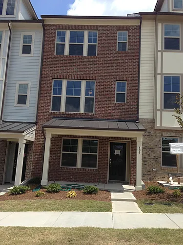 409 Village Commons Ln Photo 1