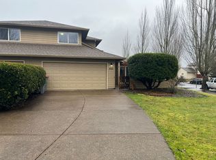 982 SW Hawthorne St, McMinnville, OR 97128