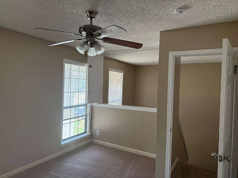 10571 Starcrest Dr — Photo 20