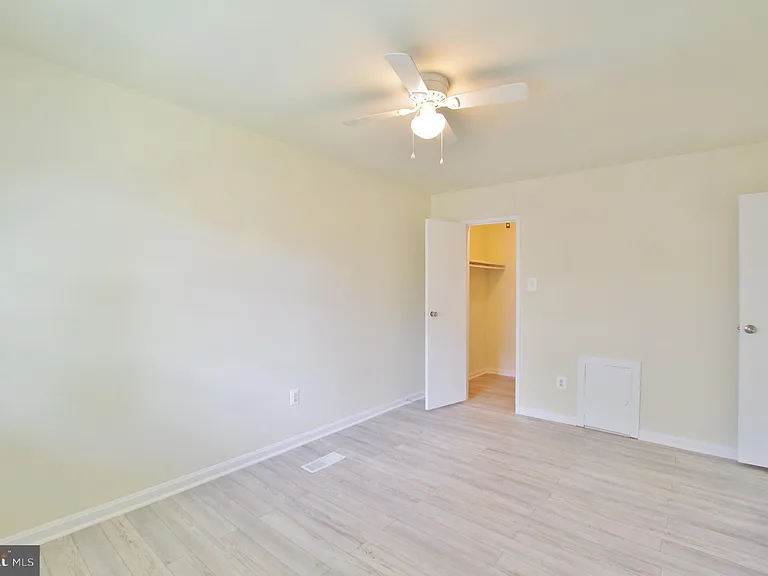 8612 Walutes Cir #B — Photo 15