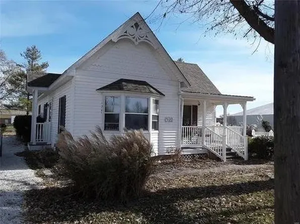 322 Chestnut St, Hawk Point, MO 63349