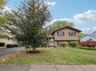 5 Dawnhaven Dr, Rochester, NY 14624