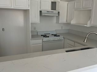 521 S Manhattan Pl #306, Los Angeles, CA 90020