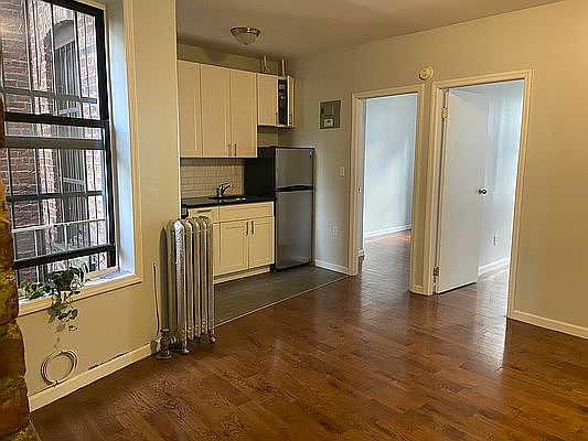5th image of 570 W 159th St #6